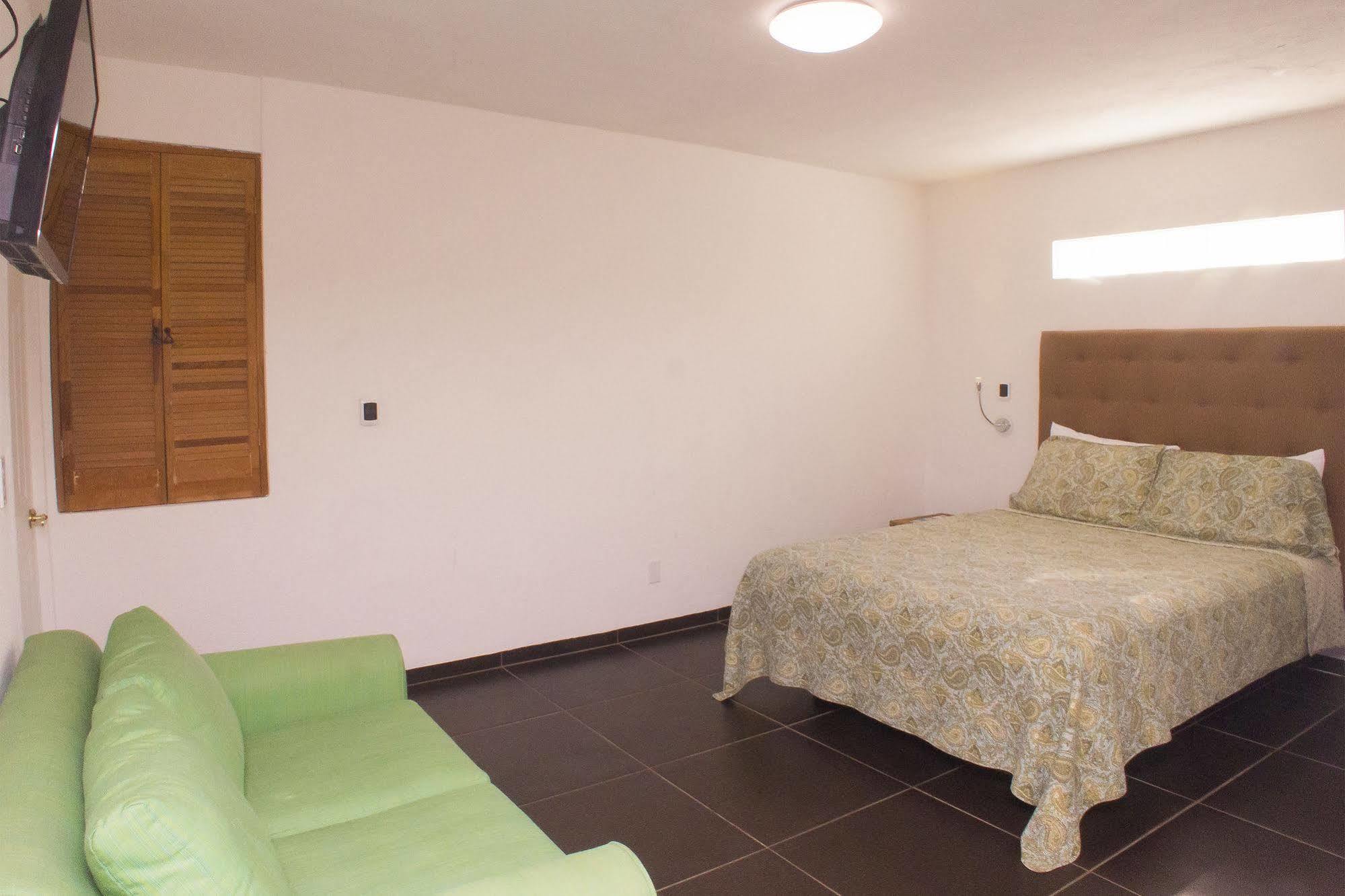 Milagros Hotel 2*