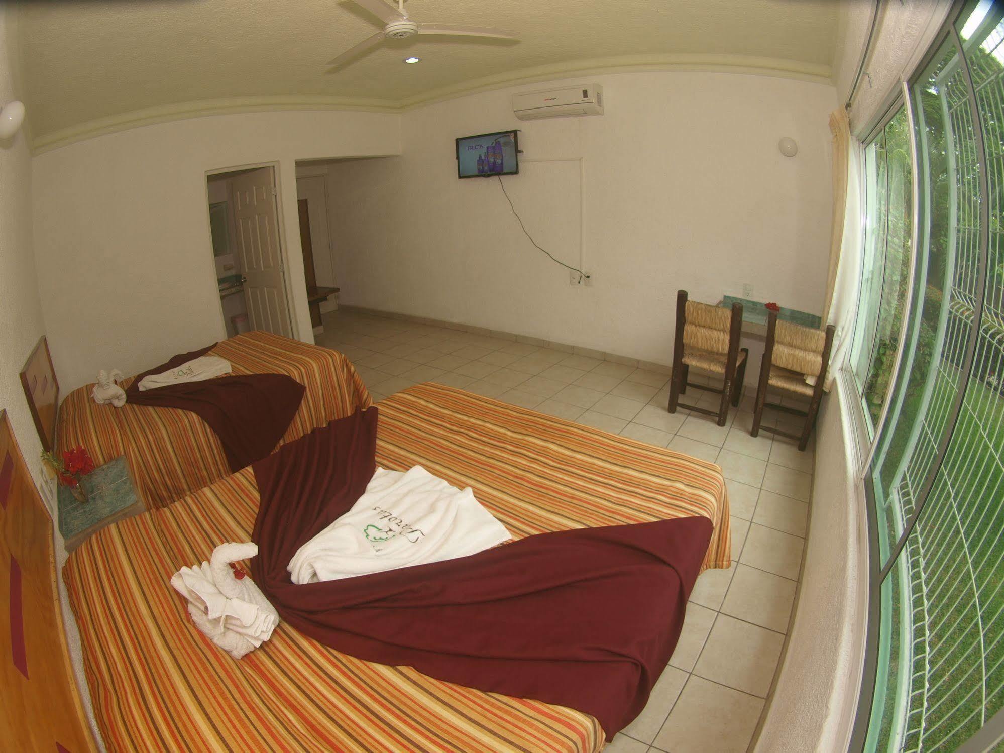 Parotas 3* Manzanillo