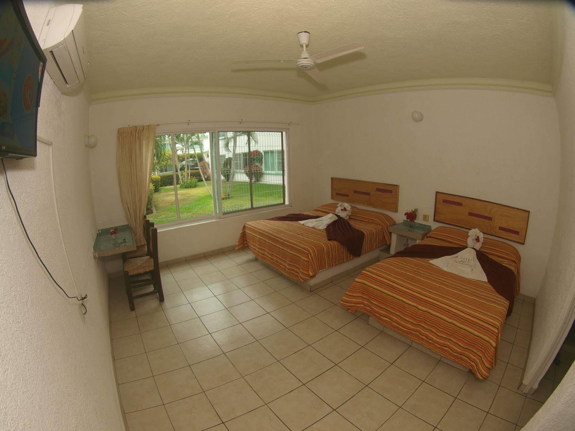 Parotas Hotel Manzanillo