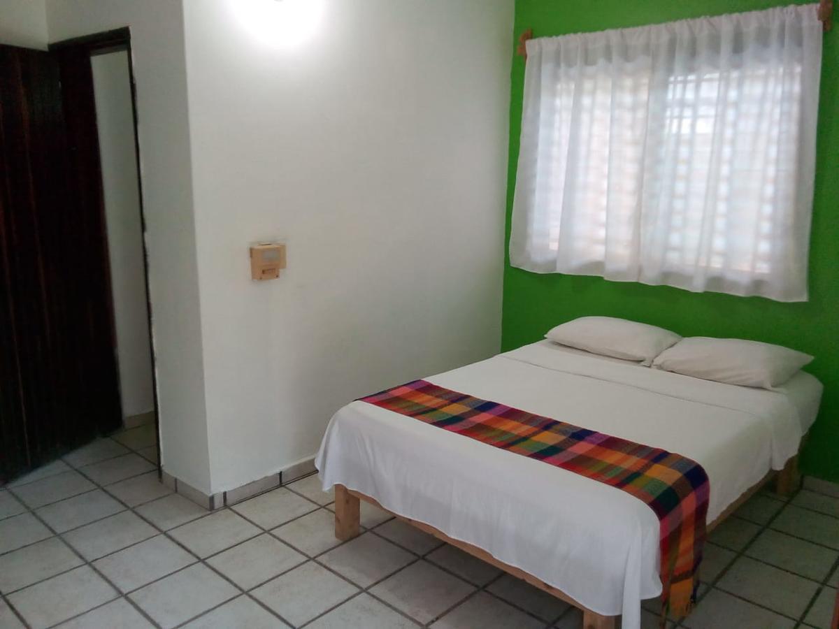 Tzalahua Hostel *