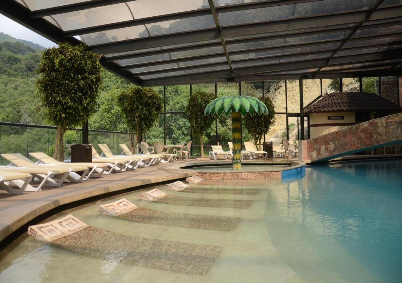 Hotel Y Aguas Termales De