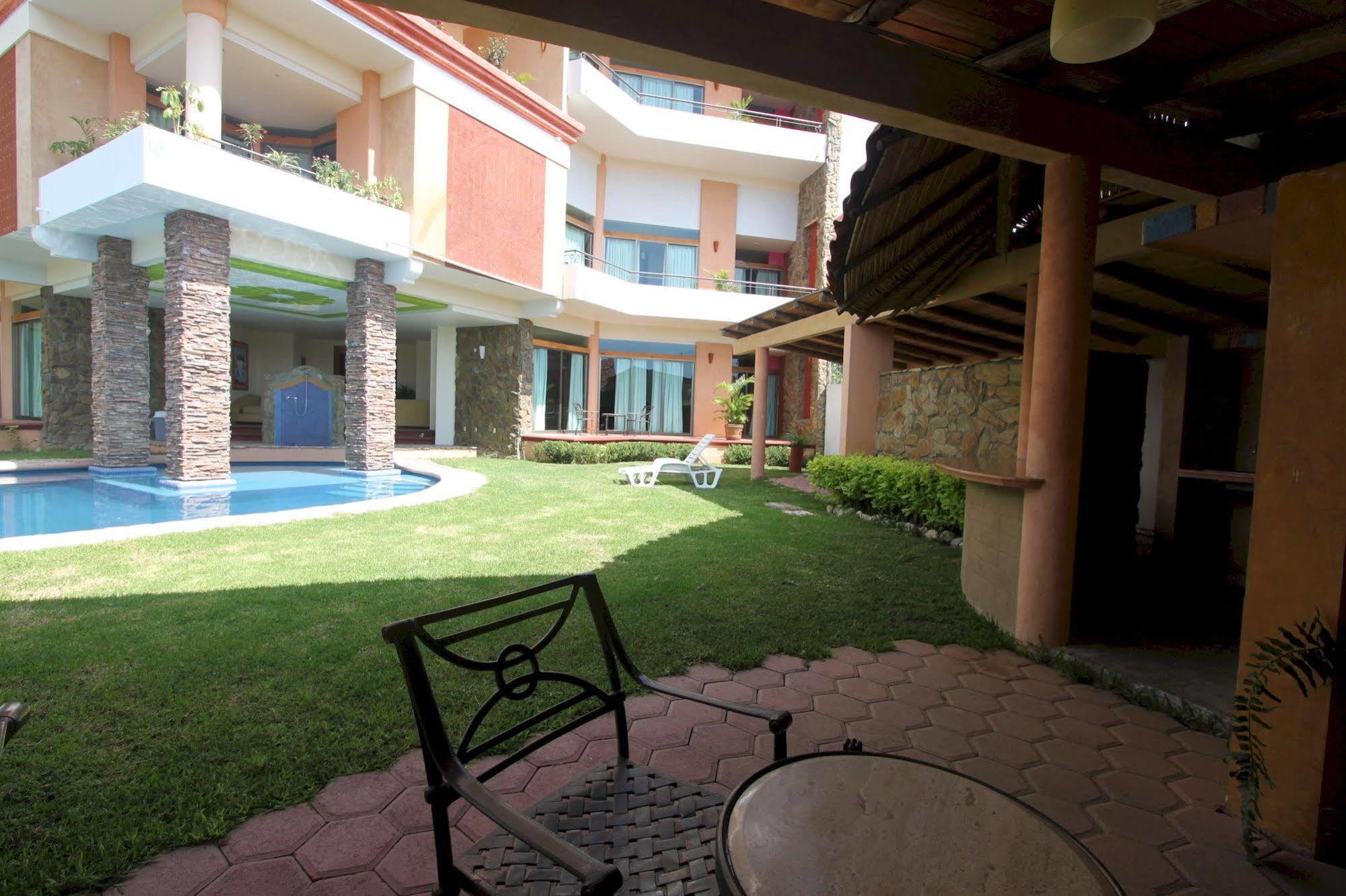 Hotel Xadani 4*