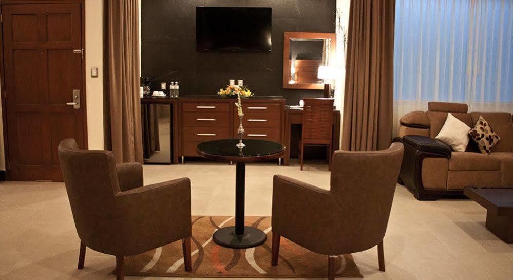 Ecce & Hotel Silao