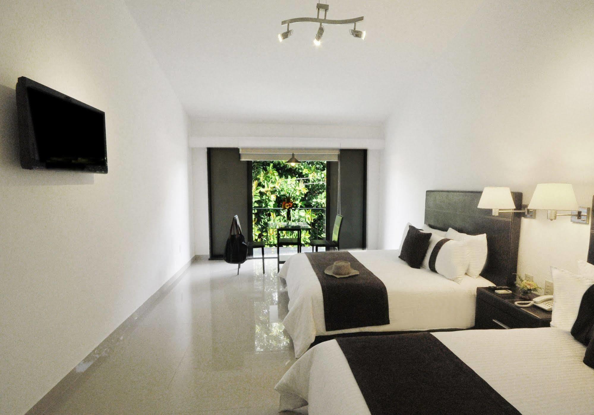 Hotel Mision Grand 4*