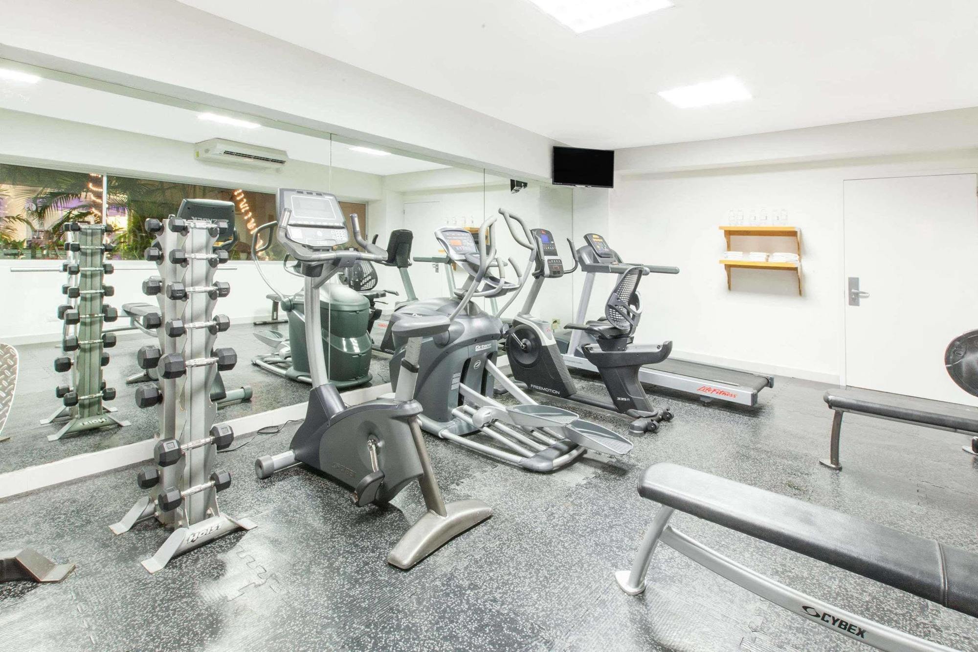 Hotel Adhara Express 3*