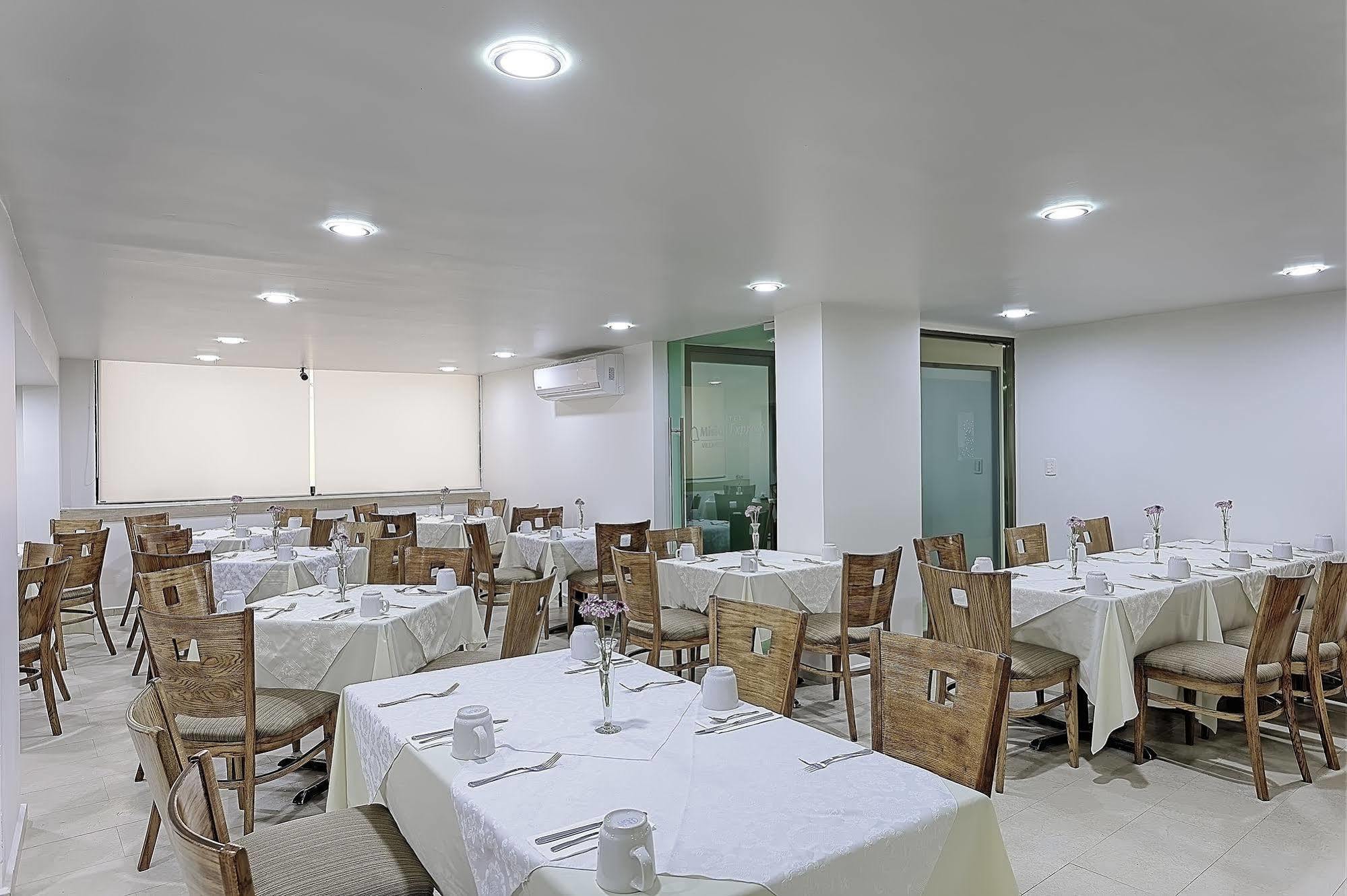 Olmeca Plaza Urban Express Hotel 3*