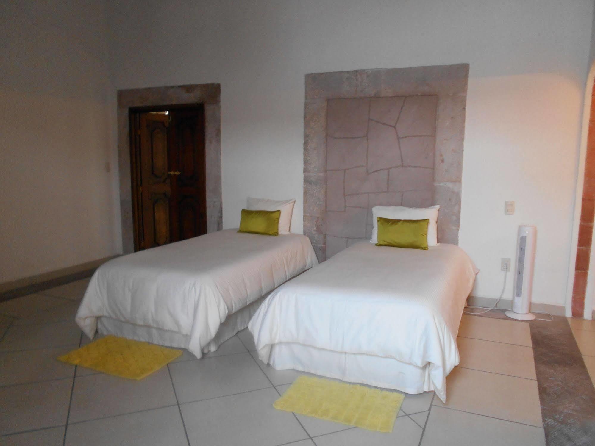 Hotel Expres By Hosting House Morelia