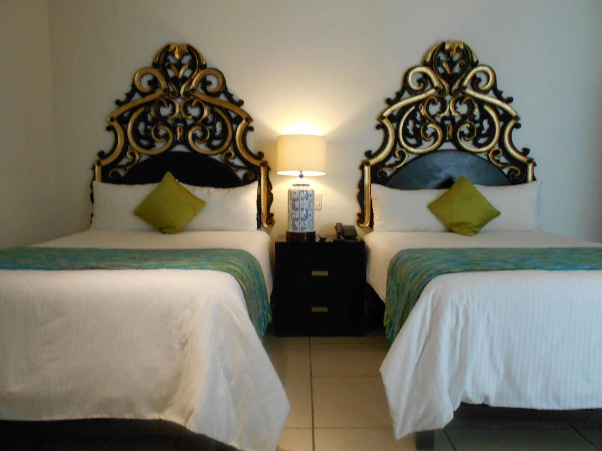 Hotel Expres By Hosting House 4*