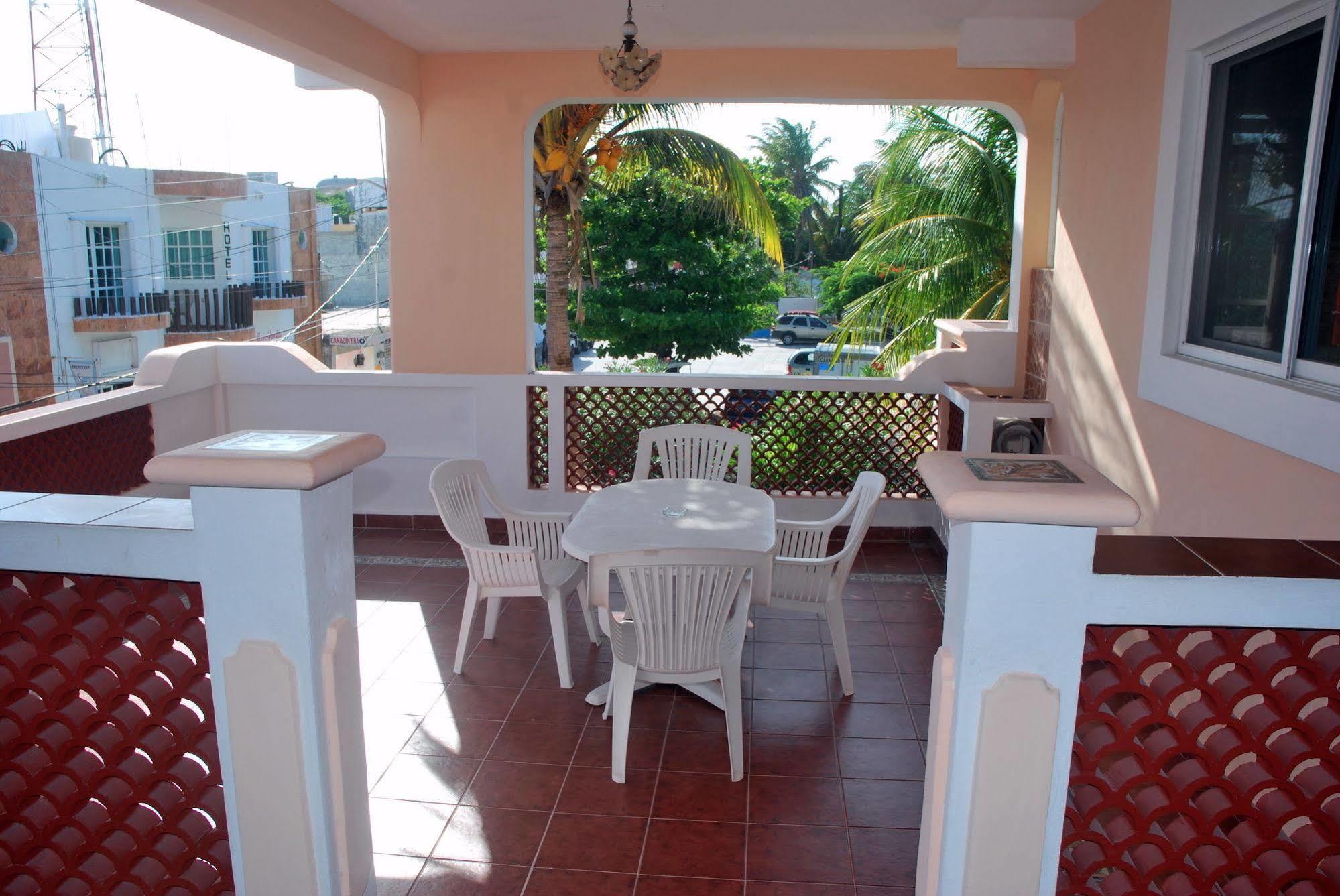 Francis Arlene Adults Only 3* Isla Mujeres