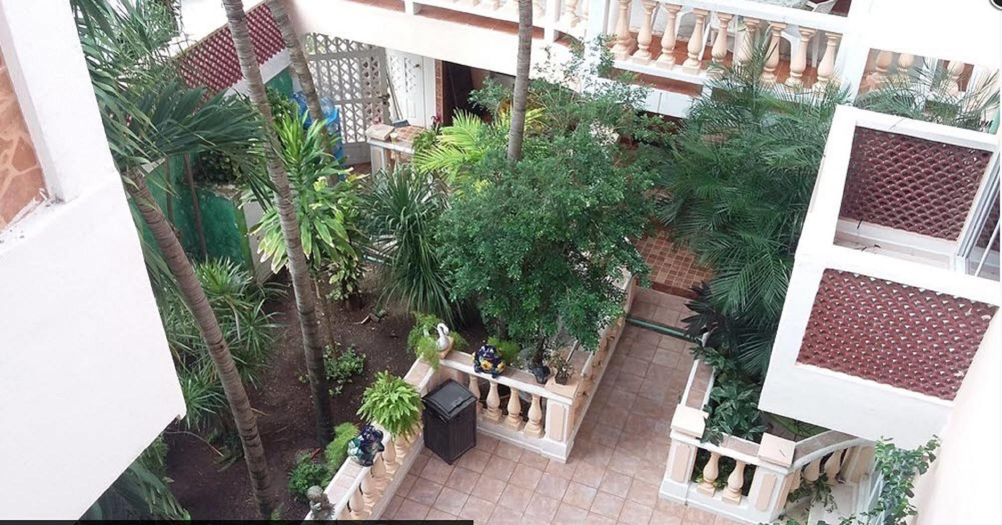Hotel Francis Arlene Adults Only