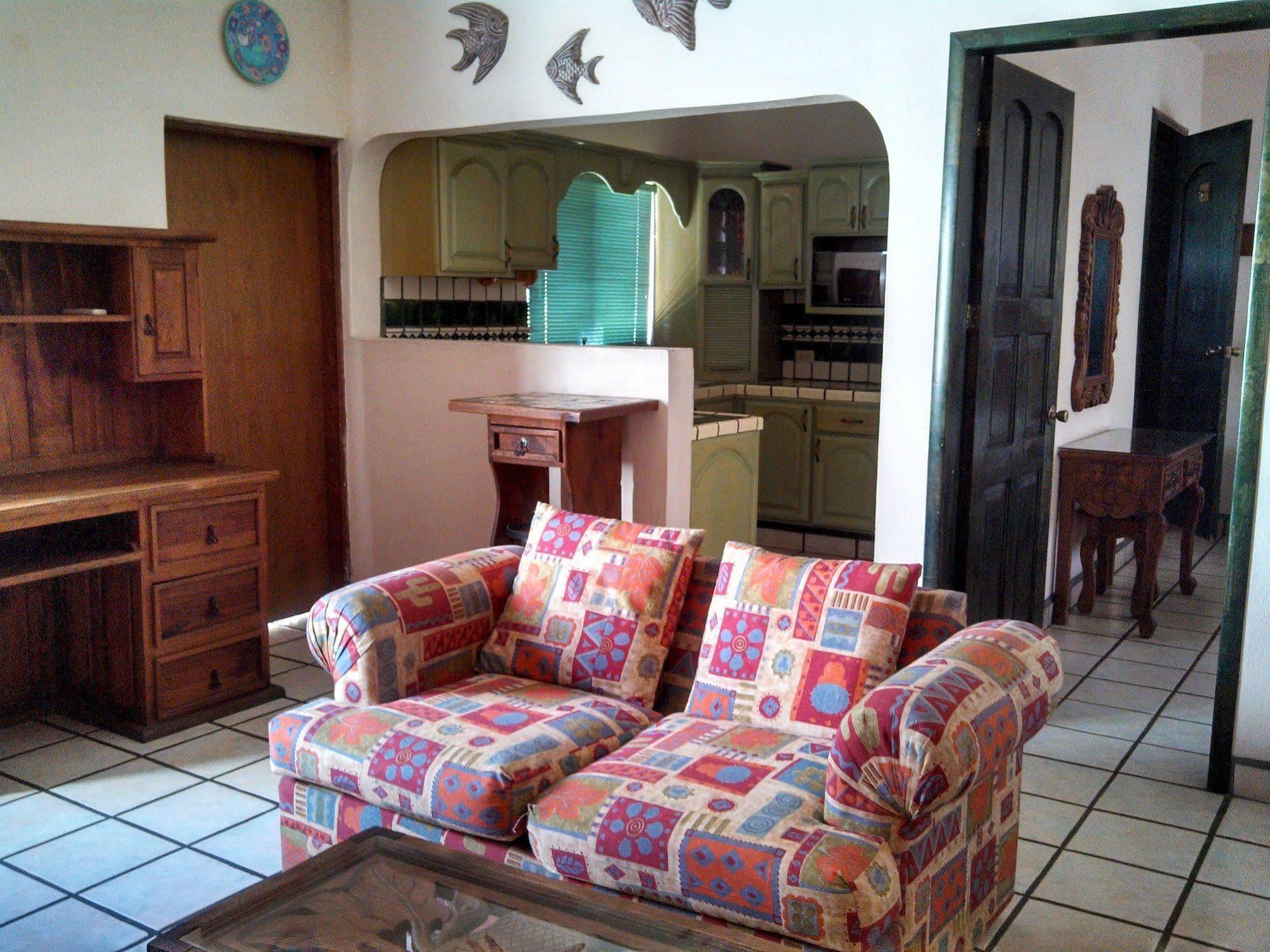 Lorimar Hotel