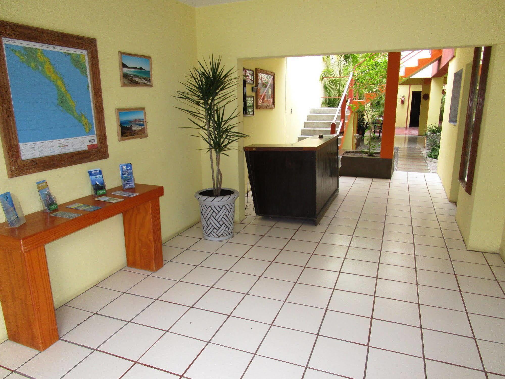 Lorimar Hotel La Paz