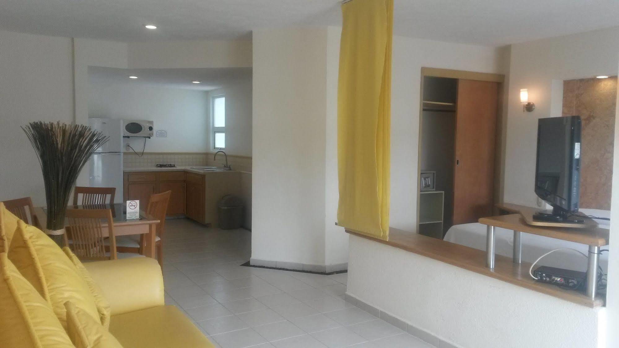 Hotel Angeles & 3*