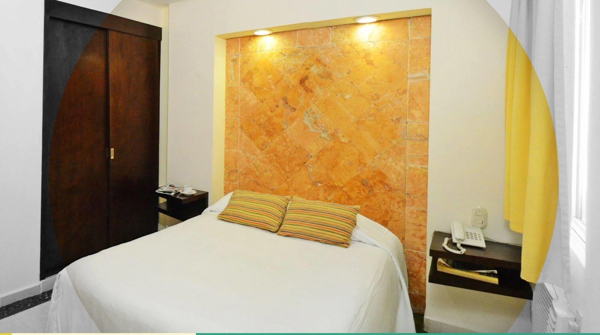 Angeles & Hotel 3*