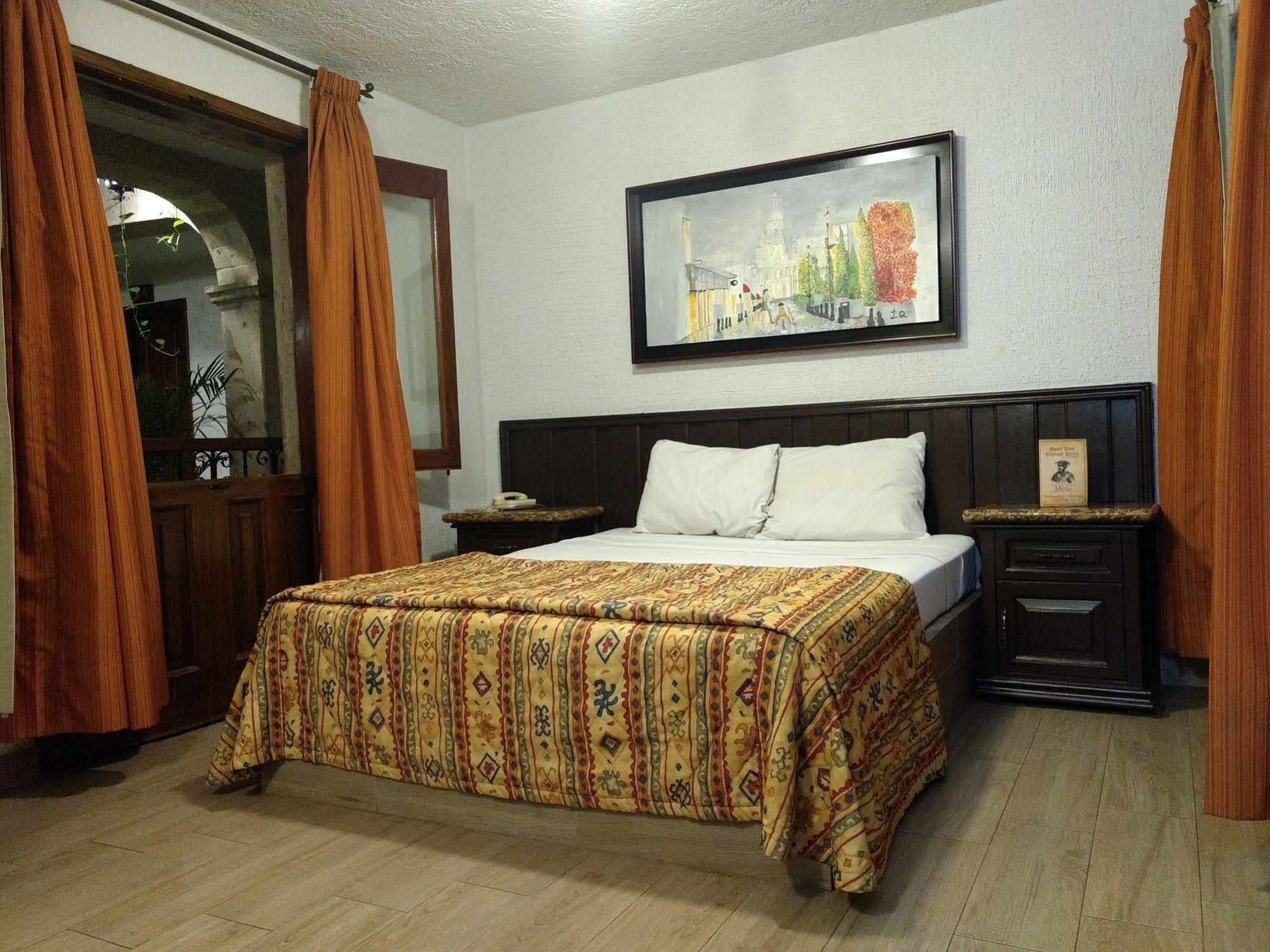 Don Quijote Plaza - Centro Historico 3* Guadalajara