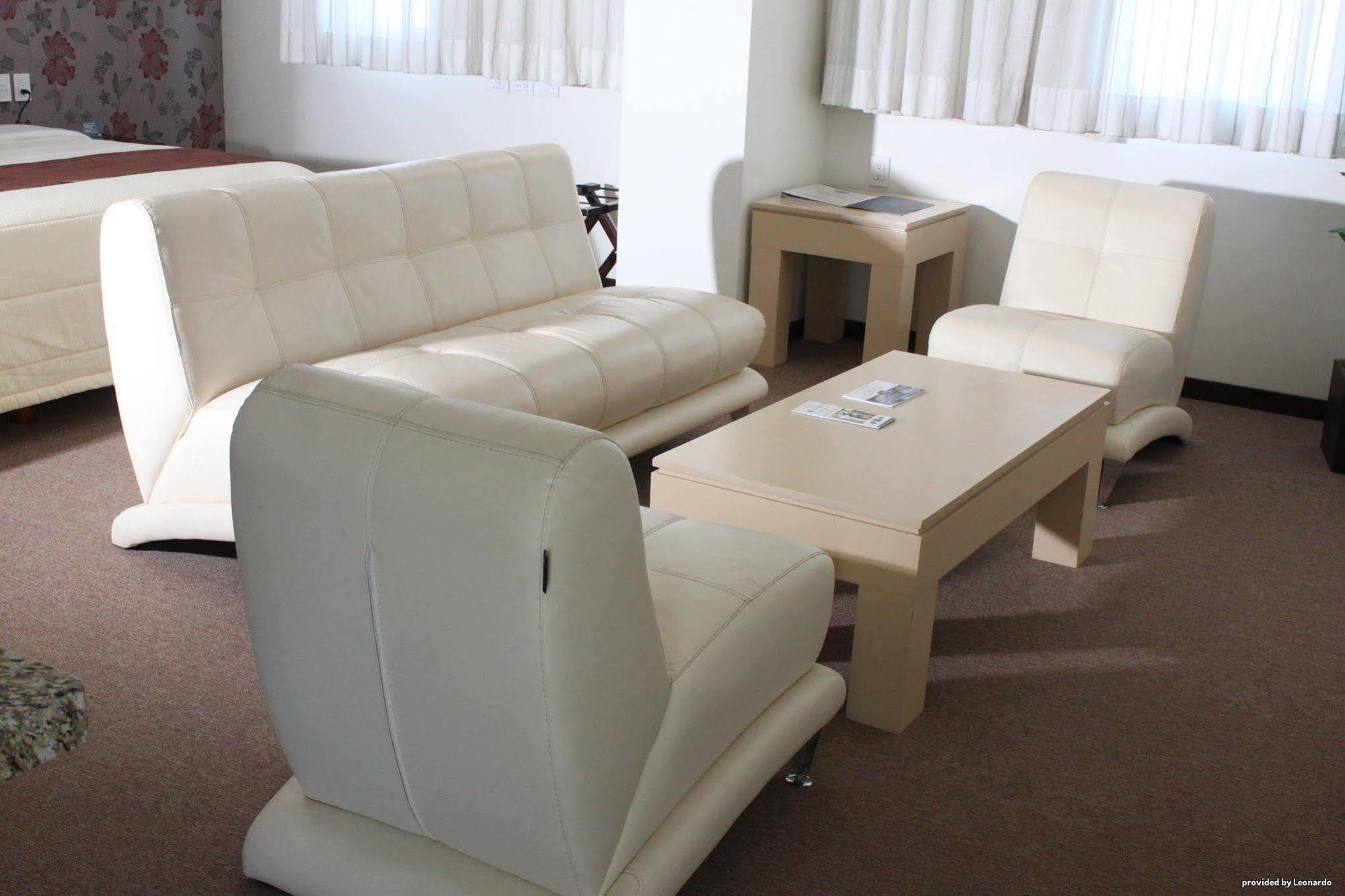 Western Crown Victoria Hotel 4*