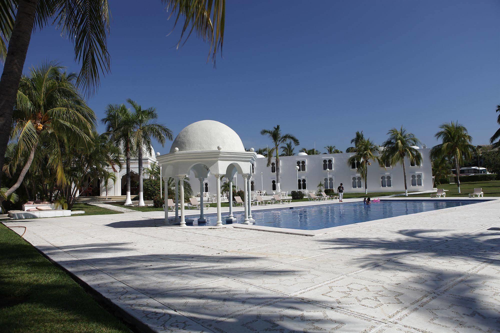 Aldea Del Bazar & Hotel Puerto Escondido (Oaxaca)