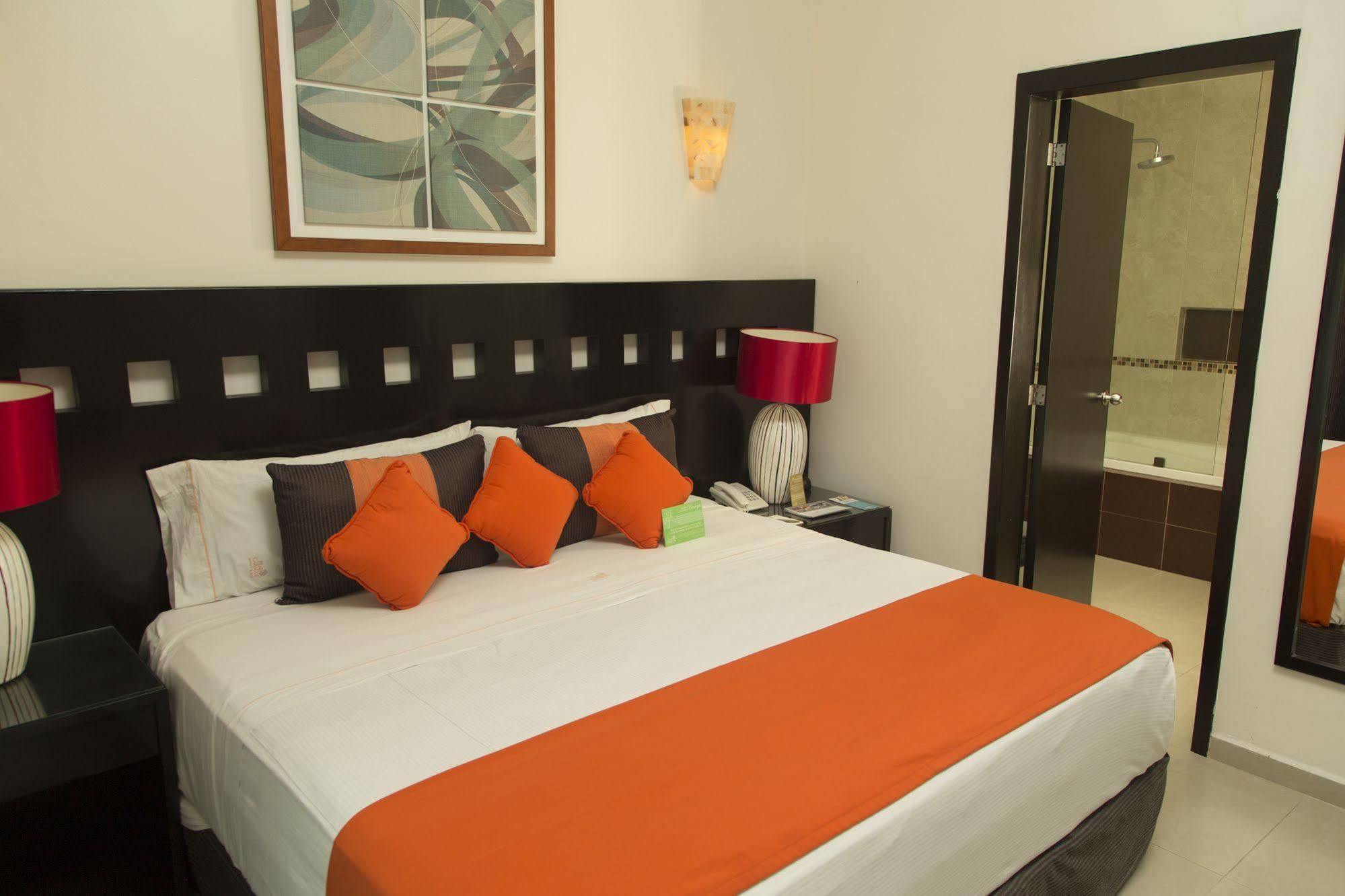 Playa Caracol & Hotel