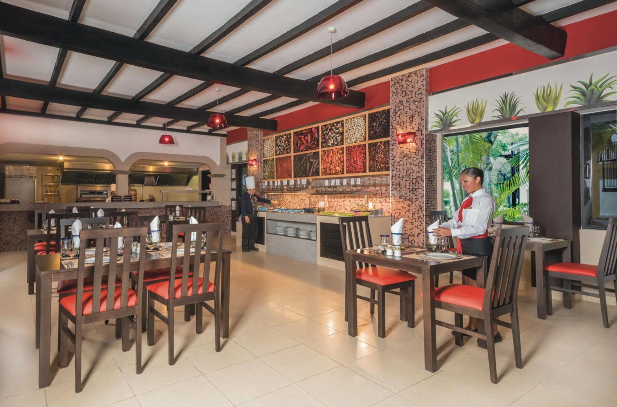 Hotel Riu Lupita