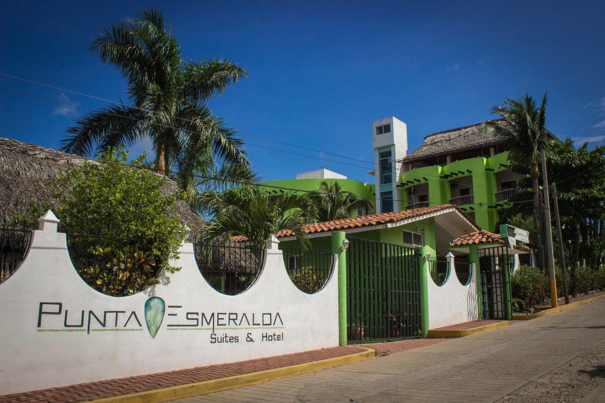 & Punta Esmeralda Hotel 4*
