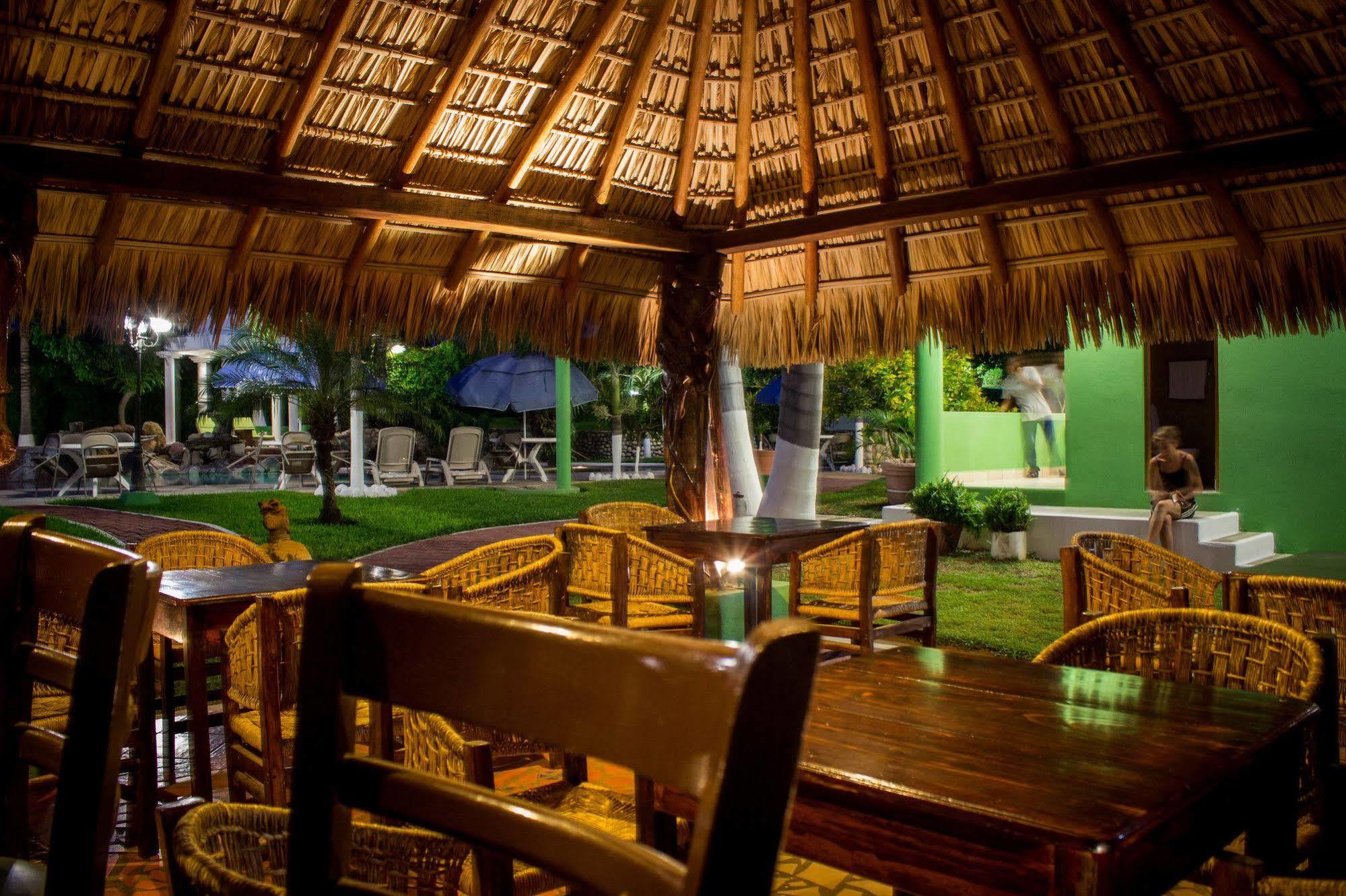 & Punta Esmeralda Puerto Escondido (Oaxaca)