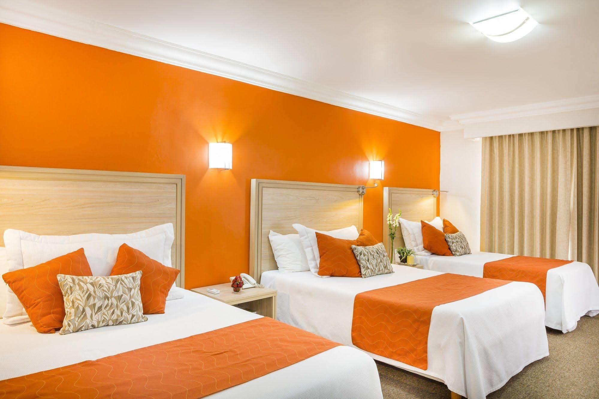 Flamingo 4*