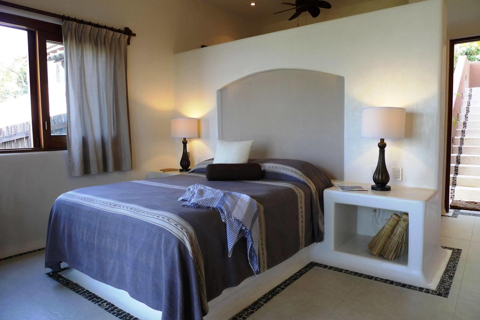 Bed & Breakfast The At Solana Boutique Zihuatanejo