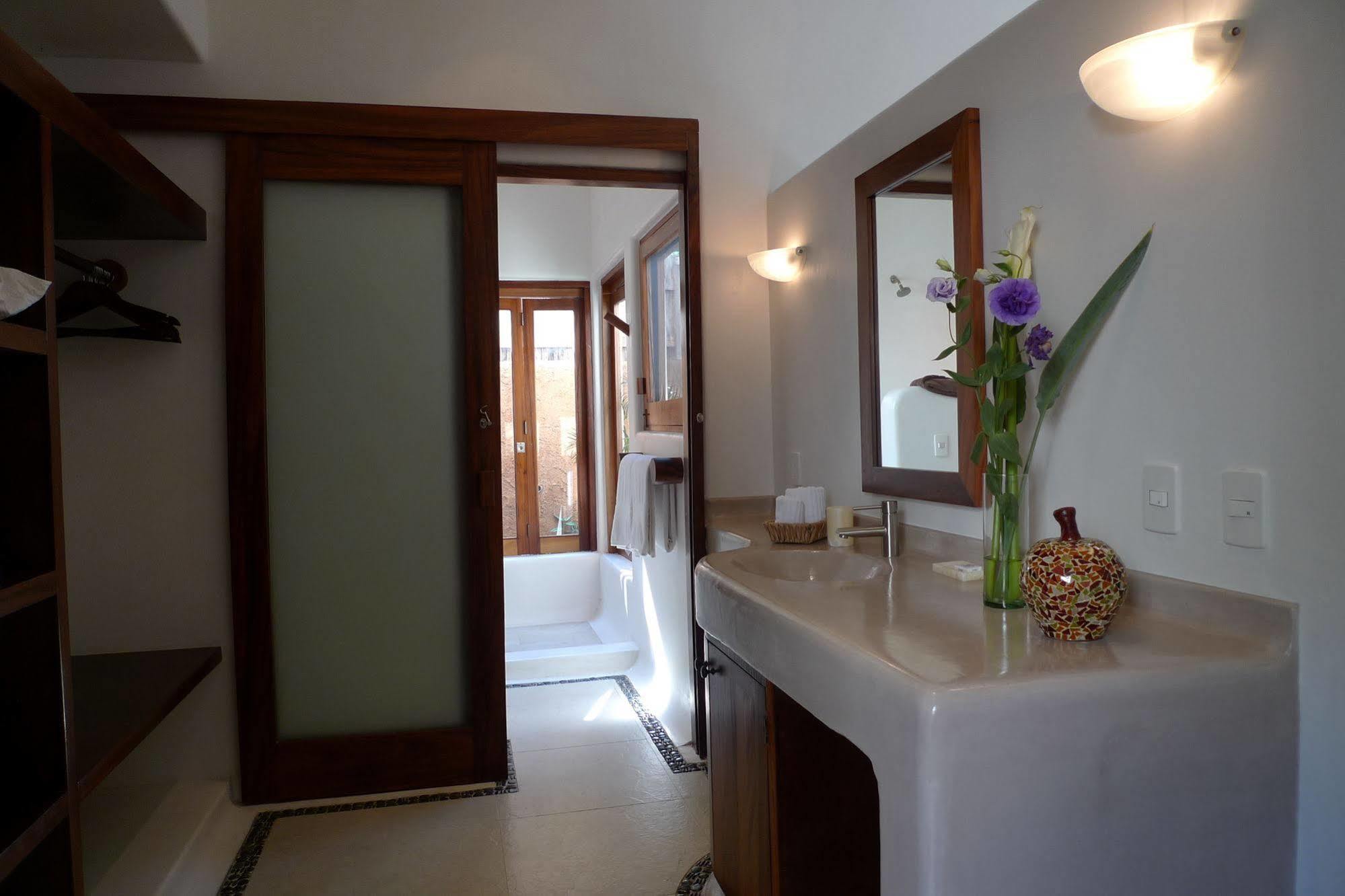 Bed & Breakfast The At Solana Boutique Zihuatanejo