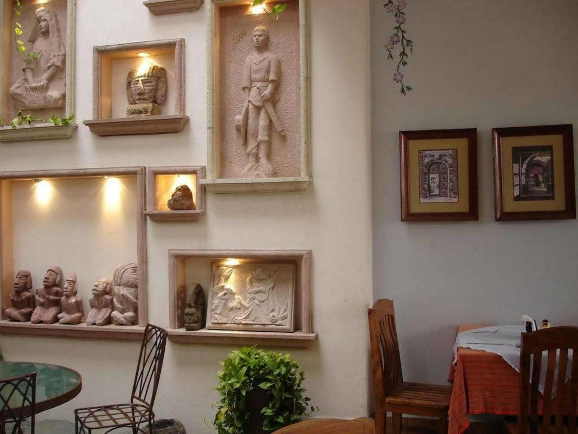 Hotel Maria Mixteca 3*