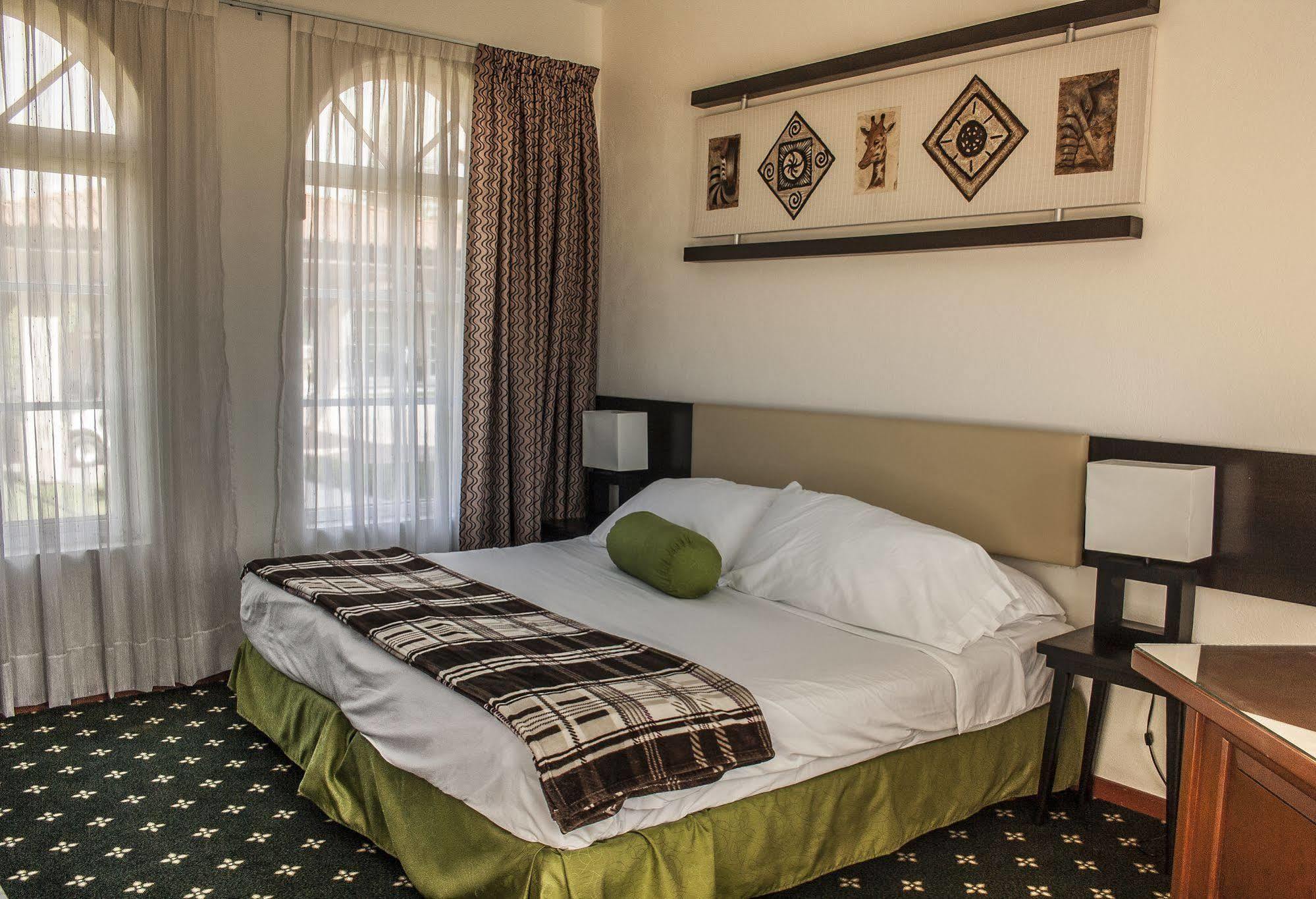 Esmeralda Hotel