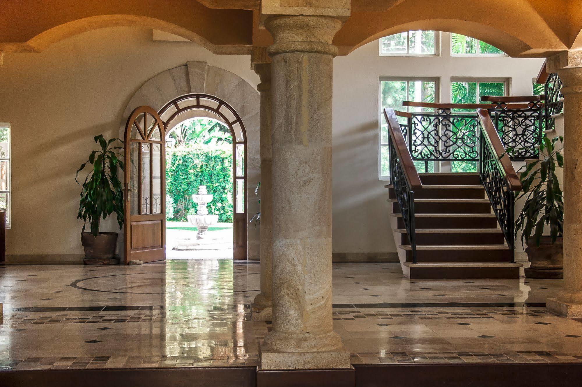 Hotel Esmeralda
