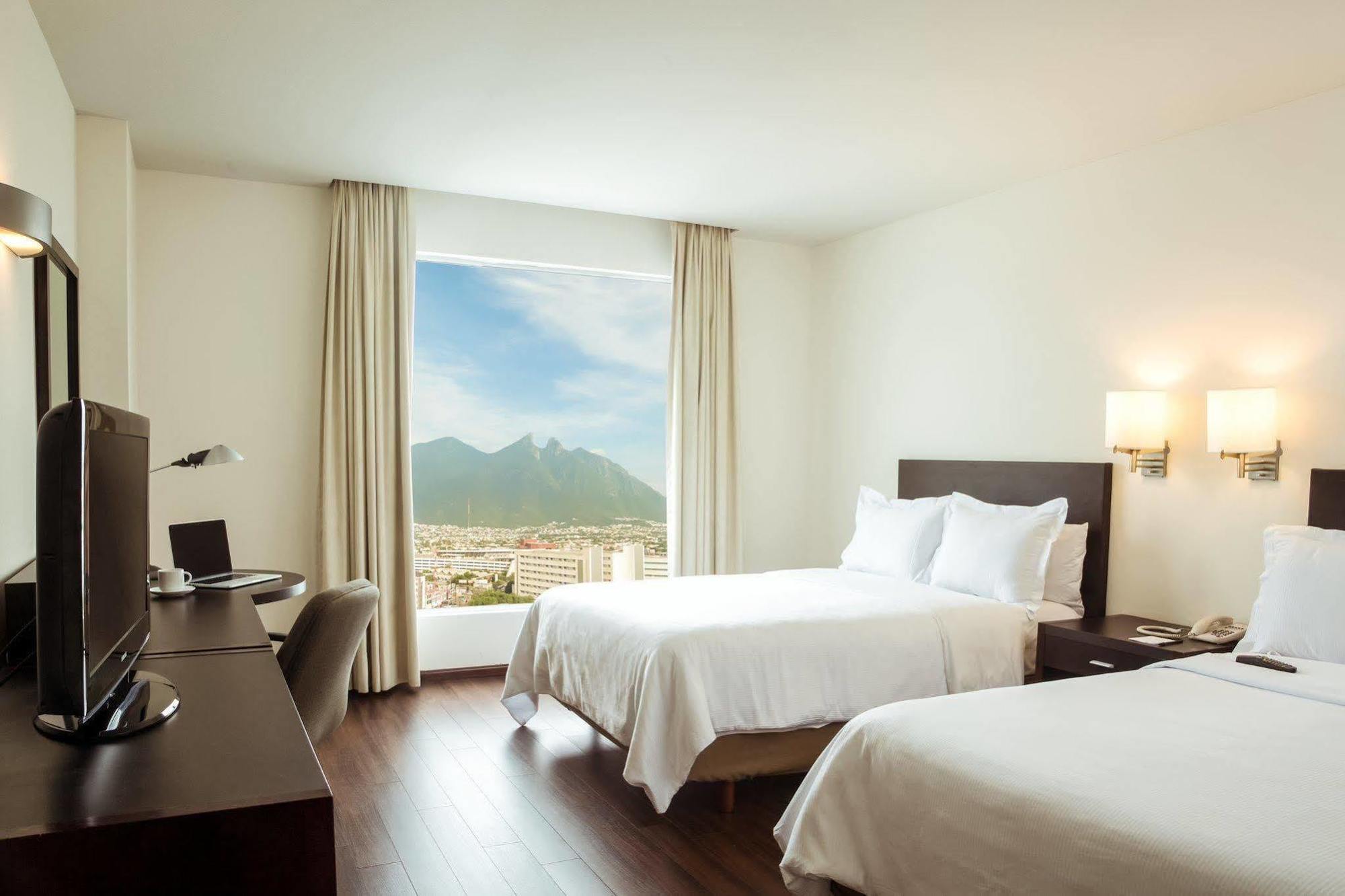 Fiesta Tecnologico Hotel 4*