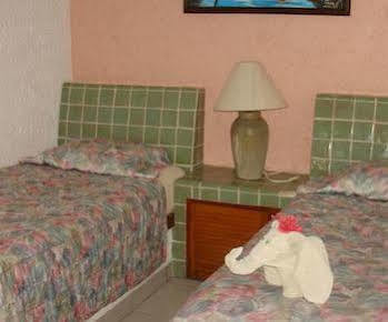 Hotel Coral Ixtapa 3*