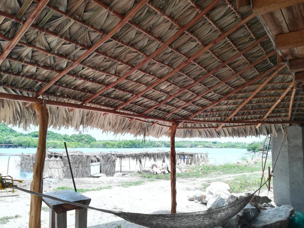 La Isla Chacahua * Guayabas