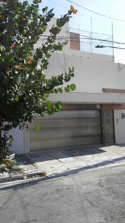 Casa Con Alberca Para 20 Personas