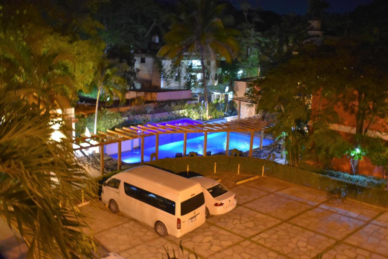Maya Tulipanes Hotel 4*