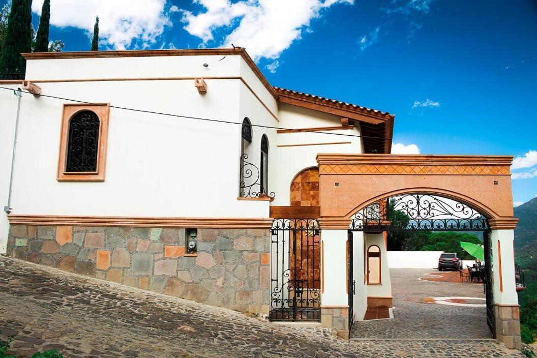 Hotel & Balneario Angeles