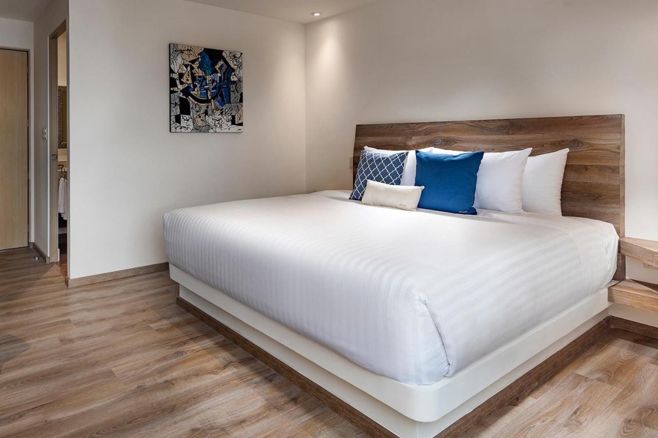 & Hotel 4*