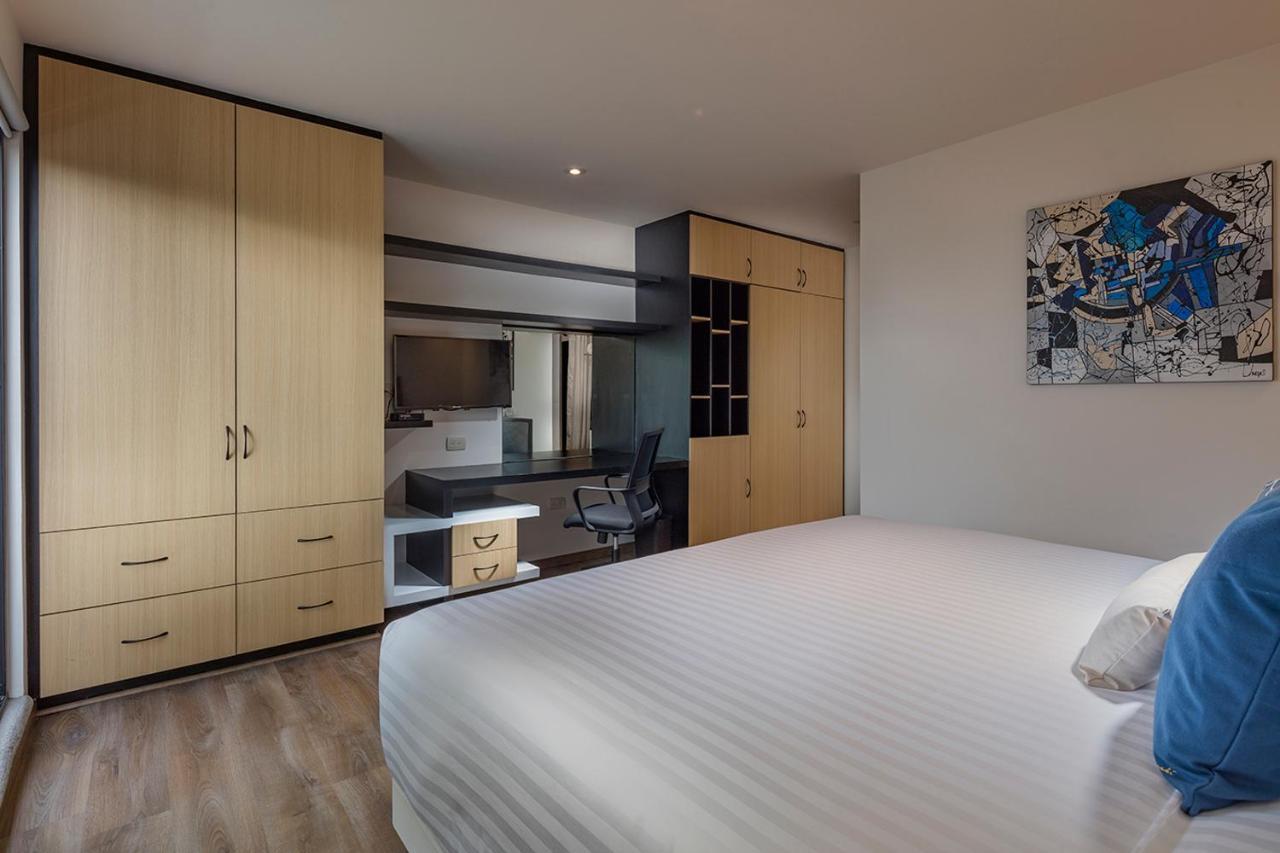 Hotel & 4*
