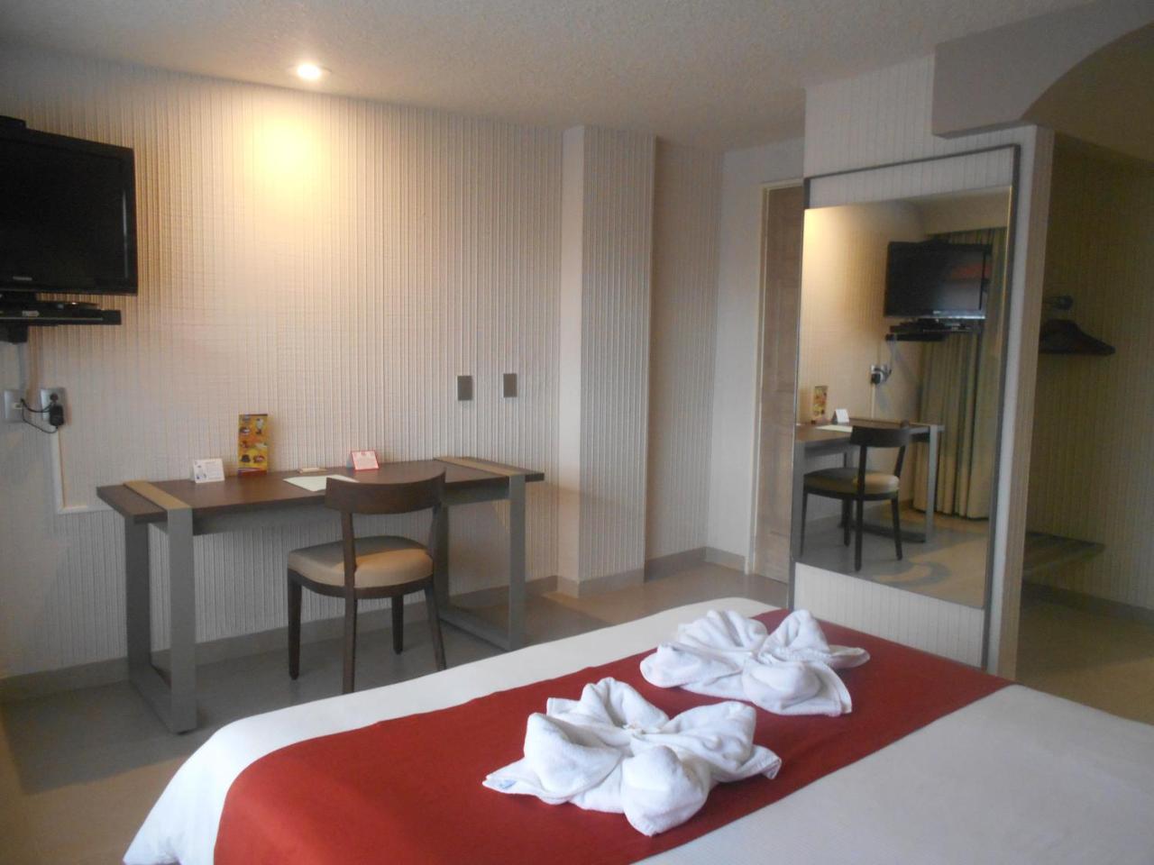 Hotel Puente Real 4*