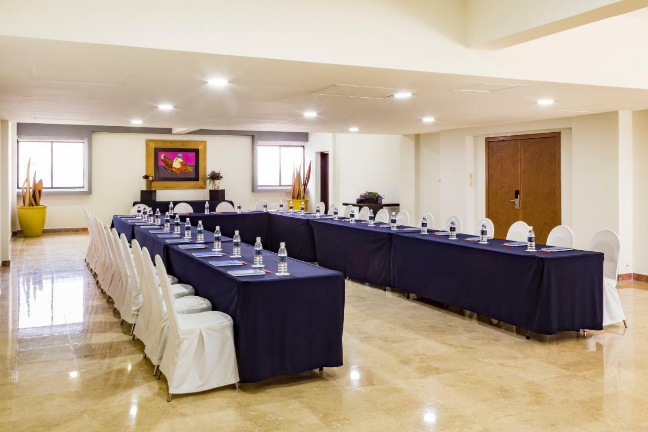 Imperio De Angeles Executive Poliforum Hotel