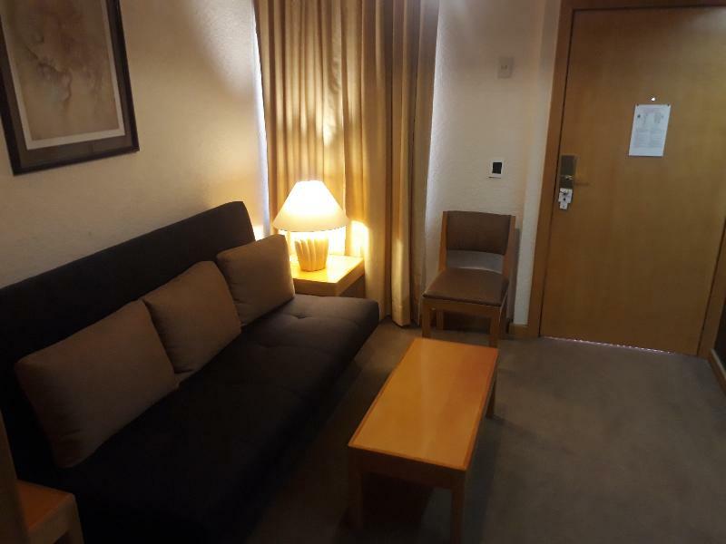 Country Plaza 4*