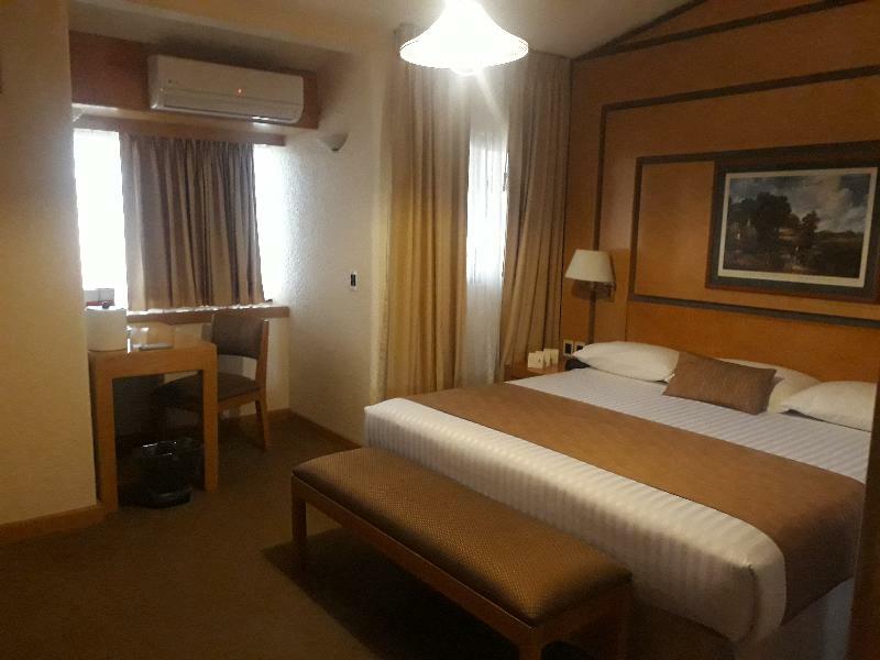 Hotel Country Plaza 4*