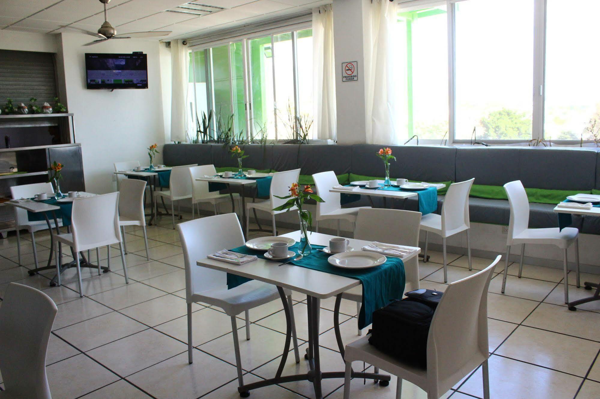 Chiapas Express, 3*