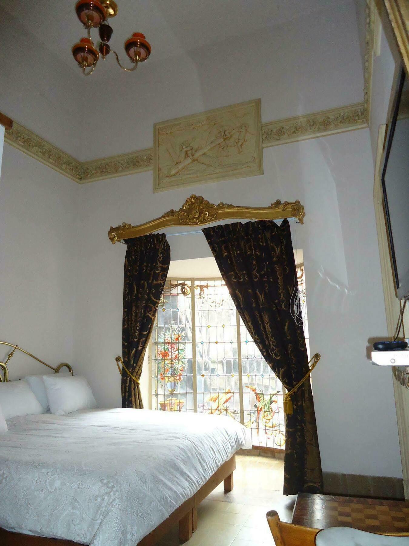 Hostel Leonora *