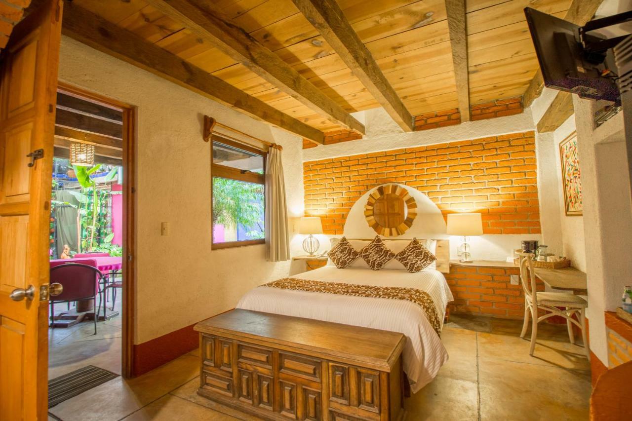 Meson De Leyendas Breakfast & Downtown Valle de Bravo