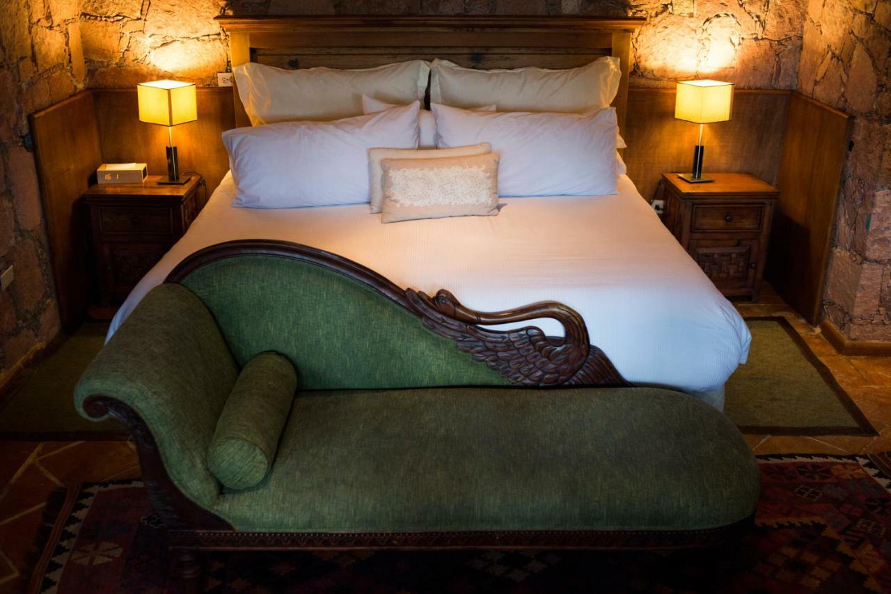 Nirvana Restaurant & Retreat Hotel