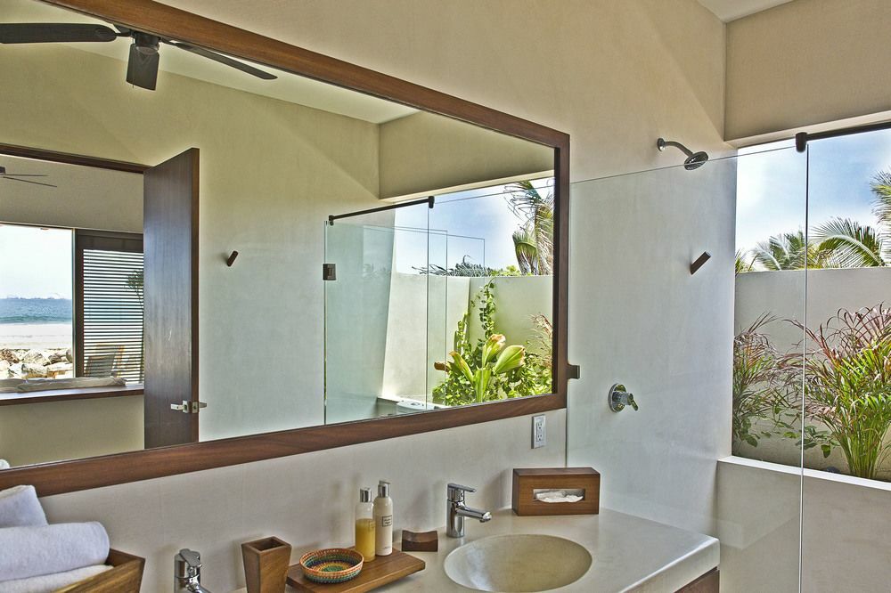 Marea Beachfront Zihuatanejo