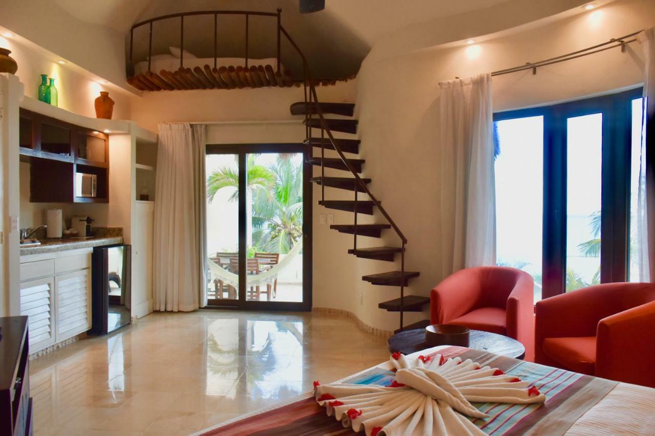 Playa Palms Hotel