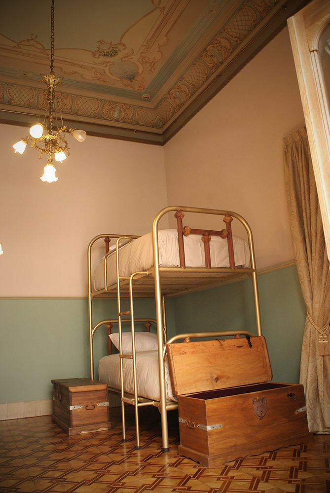Leonora Hostel Puebla